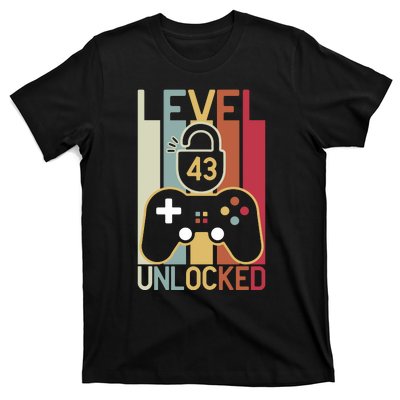 Level 43 Unlocked Birthday Gift Vintage Retro T-Shirt