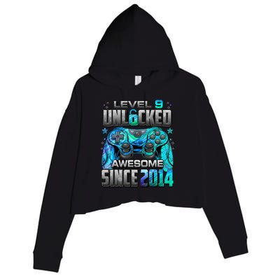 Level 9 Unlocked Awesome Since 2014 9th Birthday Gaming Crop Fleece Hoodie