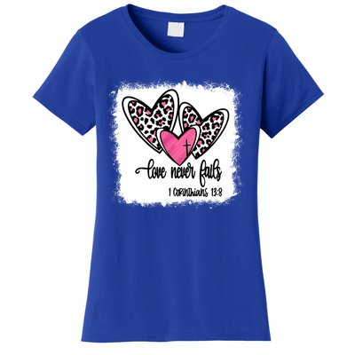 Leopard And Pink Heart Print Valentine Love Never Fails Funny Gift Women's T-Shirt