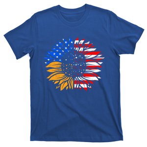 Love America Sunflower Fan America Flag Stars And Stripes Gift T-Shirt