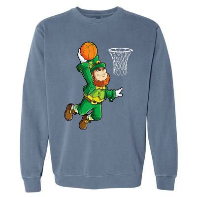 Leprechaun Basketball Dunk St Patricks Day Sports Garment-Dyed Sweatshirt