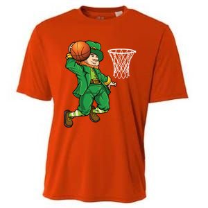 Leprechaun Basketball St Patricks Day Sports Gift Cooling Performance Crew T-Shirt