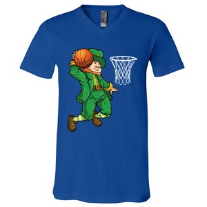 Leprechaun Basketball St Patricks Day Sports Gift V-Neck T-Shirt