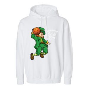 Leprechaun Basketball St Patricks Day Sports Gift Garment-Dyed Fleece Hoodie