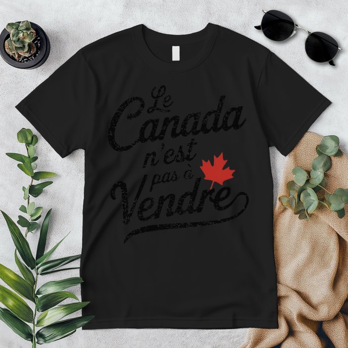 Le Canada Nest Pas A Vendre Canada Is Not For Sale Premium T-Shirt