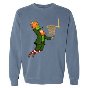 Leprechaun Dunking A Basketball St Patricks Day Gift Garment-Dyed Sweatshirt