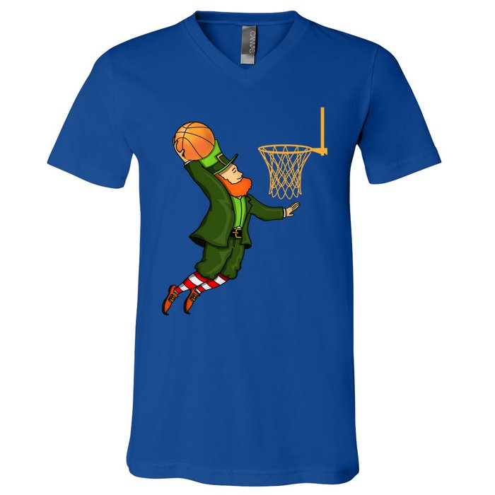 Leprechaun Dunking A Basketball St Patricks Day Gift V-Neck T-Shirt