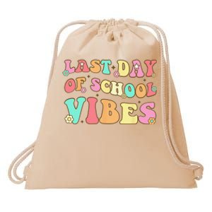 Last Day Of School Vibes Retro Groovy Teacher Graduation Drawstring Bag