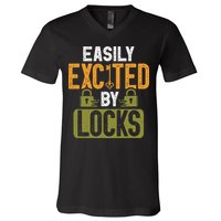 Locksmith Easily Excited Lockpicking Lock Pick Locksmithing V-Neck T-Shirt