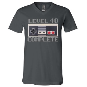 Level 40 Complete Retro Gamer 40th Birthday V-Neck T-Shirt