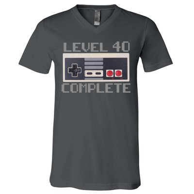 Level 40 Complete Retro Gamer 40th Birthday V-Neck T-Shirt