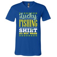 Lucky Fishing Funny Gift Ireland Irish Leaf St Patrick Fisher Gift V-Neck T-Shirt