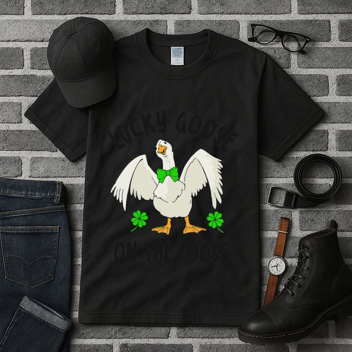 Lucky Goose On Duck The Loose St Patricks Day Lucky Shamrock Tall T-Shirt