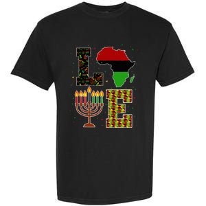 Love Happy Kwanzaa Decorations Africa Map Kinara Candles Garment-Dyed Heavyweight T-Shirt