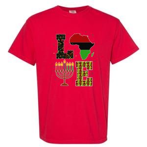 LOVE Happy Kwanzaa Decorations Africa Map Kinara Candles Garment-Dyed Heavyweight T-Shirt