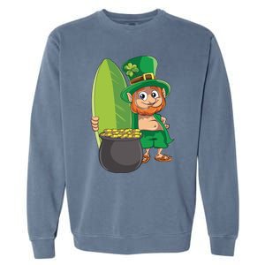 Leprechaun Hawaiian Surfing St Patricks Day Hawaii Aloha Funny Gift Garment-Dyed Sweatshirt