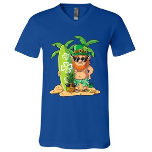 Leprechaun Hawaiian Surfing St Patricks Day Hawaii Great Gift V-Neck T-Shirt