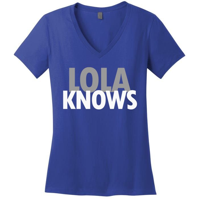 Lola Knows Best Grandma Ever Filipino Nanay Gma Mom Meaningful Gift Women's V-Neck T-Shirt