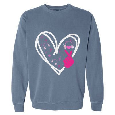 Love K Pop Finger Heart Korean Pop Music K Pop Ns Garment-Dyed Sweatshirt
