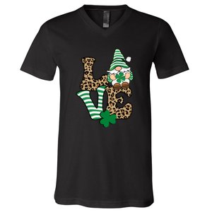 Lucky Love Gnome St Patrick's Day Gnomes Shamrock Irish V-Neck T-Shirt