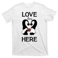 Love Lives Here Happy Valentines Gnome Heart T-Shirt