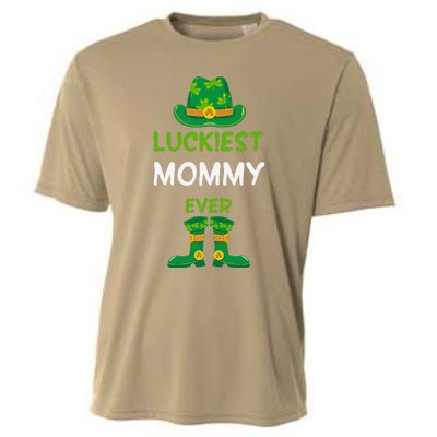 Luckiest Mommy Ever Irish Mom St Patricks Day Family Outfit Cooling Performance Crew T-Shirt