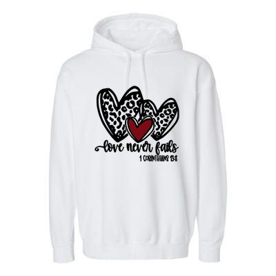 Love Never Fails Valentines Day Couples Tee Leopard Heart Gift Garment-Dyed Fleece Hoodie