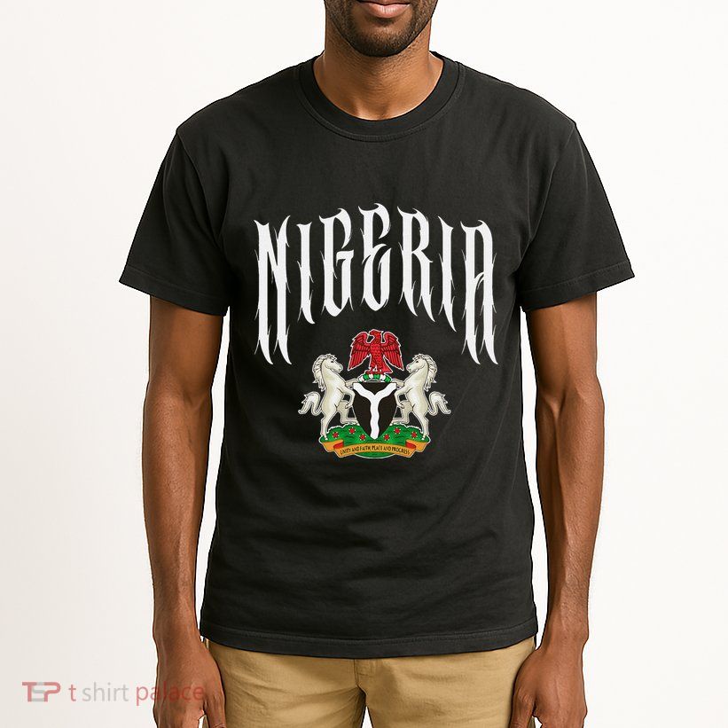 Love Nigeria With Nigerian Flag Inside A Circle Tall T-Shirt