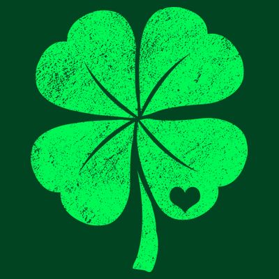 Love Shamrock Vintage Distressed Irish Clover T-Shirt