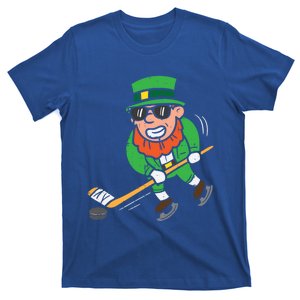 Leprechaun Playing Ice Hockey St Patricks Day Gift T-Shirt