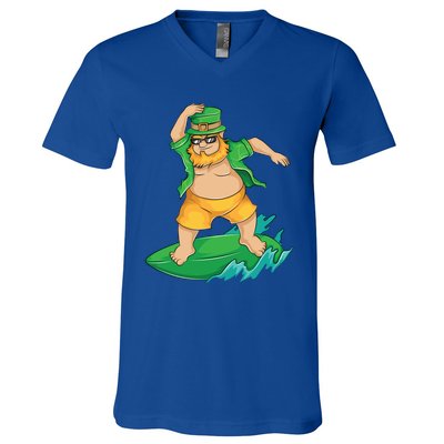 Leprechaun Surfer In Hawaii St Patrick's Day Funny Surf Gift Cute Gift V-Neck T-Shirt