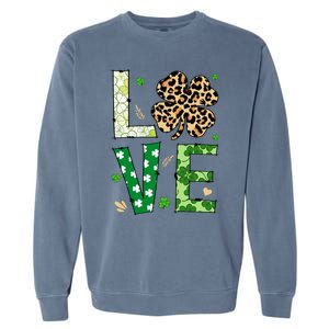 Love Shamrock Leopard Happy St Patrick's Day Funny Gift Garment-Dyed Sweatshirt