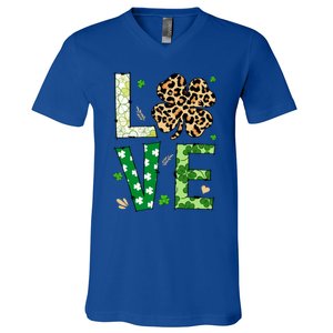 Love Shamrock Leopard Happy St Patrick's Day Funny Gift V-Neck T-Shirt