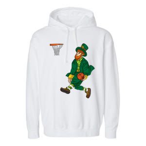 Leprechaun St Patricks Day Basketball Gift Garment-Dyed Fleece Hoodie