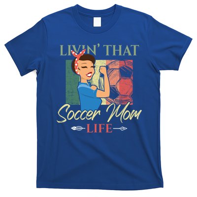 Livin That Soccer Mom Life Living Football Vintage Arrow Cool Gift T-Shirt