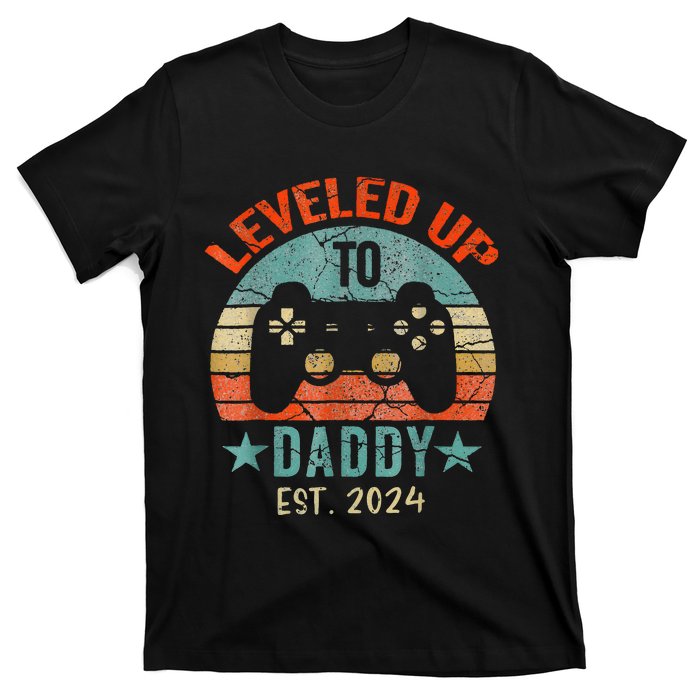 Leveled Up To Daddy 2024 Men Promoted Dad EST 2024 T-Shirt