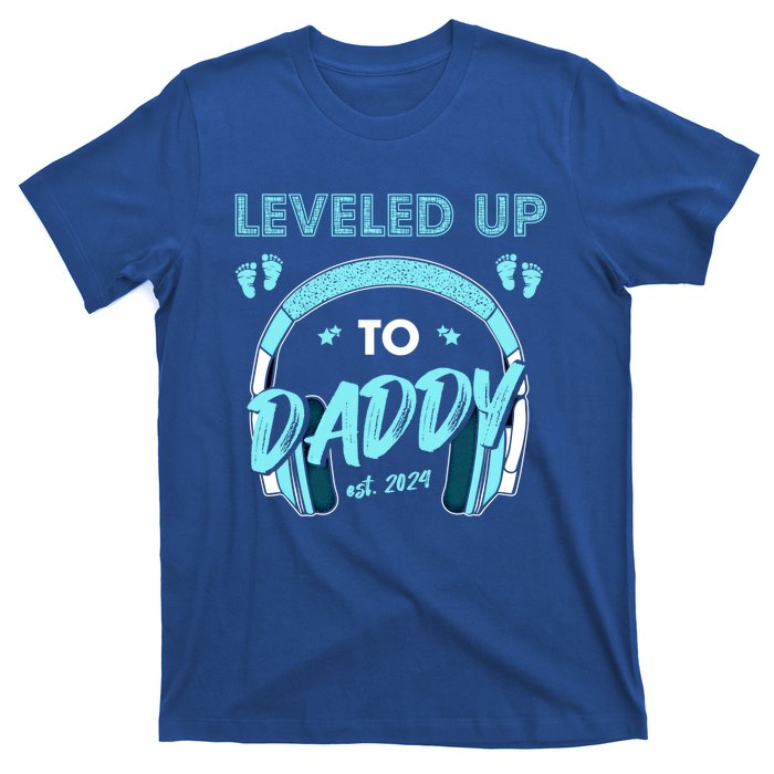 Leveled Up To Daddy Est 2024 Pregnancy Fathers Day Gift T-Shirt