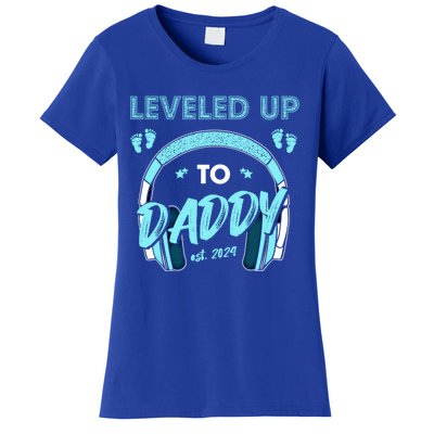 Leveled Up To Daddy Est 2024 Pregnancy Fathers Day Gift Women's T-Shirt