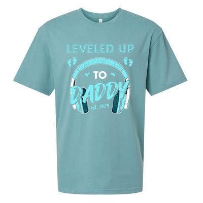 Leveled Up To Daddy Est 2024 Pregnancy Fathers Day Gift Sueded Cloud Jersey T-Shirt