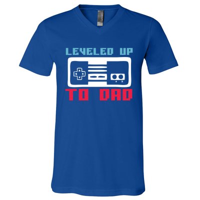 Leveled Up To Dad Funny New Father Quote Saying Retro Gaming Cute Gift V-Neck T-Shirt