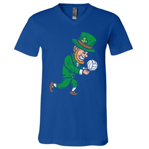 Leprechaun Volleyball Funny St Patricks Day Sport Lover Gift Cute Gift V-Neck T-Shirt