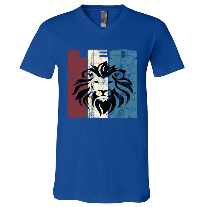 Leo Vintage Leo Retro Distressed Great Gift V-Neck T-Shirt