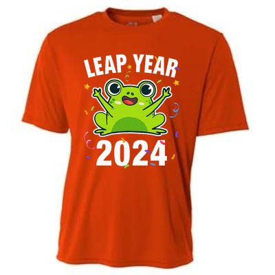 Leap Year 2024 Cute Frog Leap Day Birthday Cooling Performance Crew T-Shirt