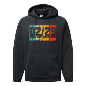 Leap Year 2024 Retro February 29 Birthday Leap Day Performance Fleece Hoodie