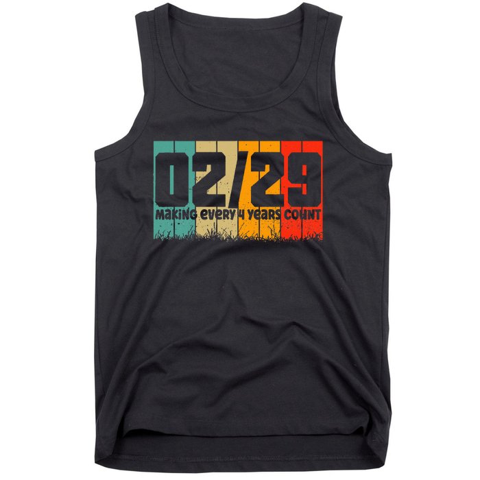 Leap Year 2024 Retro February 29 Birthday Leap Day Tank Top