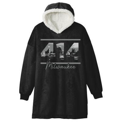 Milwaukee 414 Area Code Skyline Wisconsin Vintage Hooded Wearable Blanket