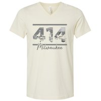 Milwaukee 414 Area Code Skyline Wisconsin Vintage V-Neck T-Shirt