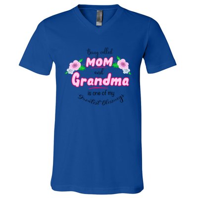 Mom And Grandma Blessinggift Family Quotegift Announcet Great Gift V-Neck T-Shirt