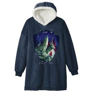 Mohegan American Indian Tribe Wolf Pride Howling Tribute Gift Hooded Wearable Blanket