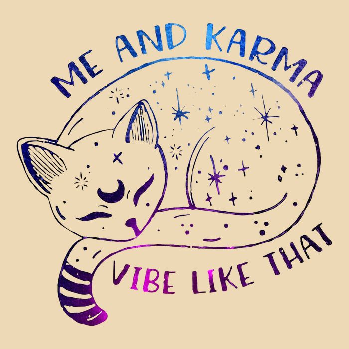 me and karma vibe like that karma is a cat purring in my lap Drawstring Bag